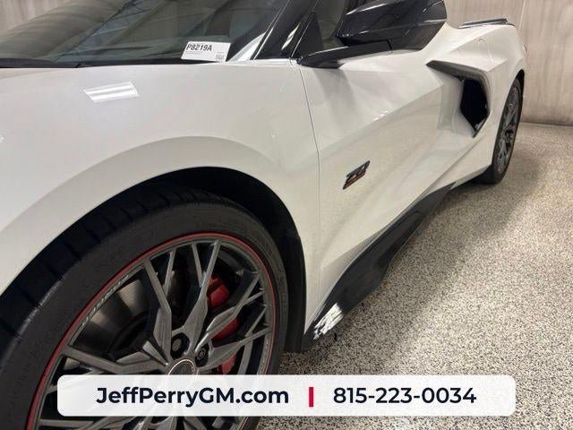 Used 2023 Chevrolet Corvette Stingray Premium Conv w/ Z51 Performance Package RWD image 9