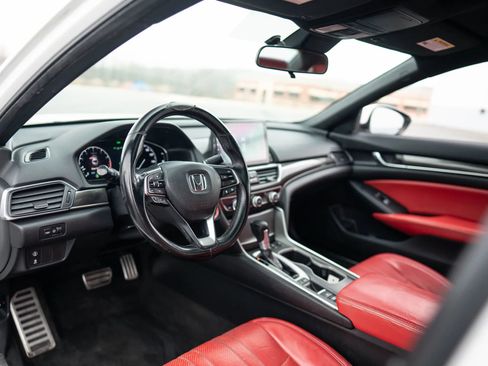 Used 2019 Honda Accord Sport image 26