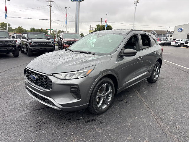 Certified 2023 Ford Escape ST-Line w/ Tech Pack #1 AWD/4WD image 3