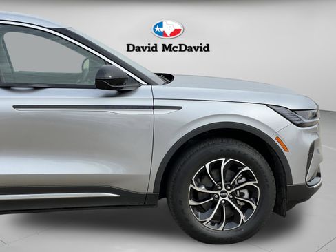 New 2026 Lincoln Nautilus Premier image 12