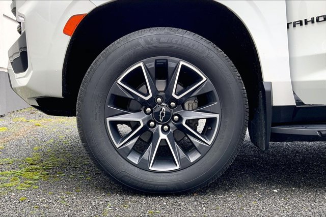 Used 2021 Chevrolet Tahoe Z71 w/ Luxury Package AWD/4WD image 8