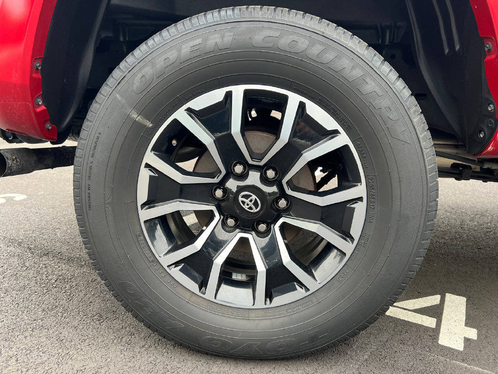 Used 2023 Toyota Tacoma TRD Sport w/ TRD Premium Sport Package AWD/4WD image 17