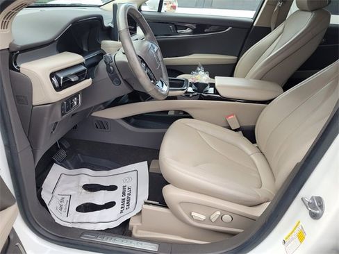 Certified 2022 Lincoln Nautilus FWD w/ Premium Package image 7