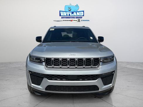 New 2026 Jeep Grand Cherokee Limited RWD image 31