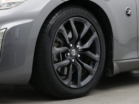 Used 2017 Nissan 370Z Coupe RWD image 8