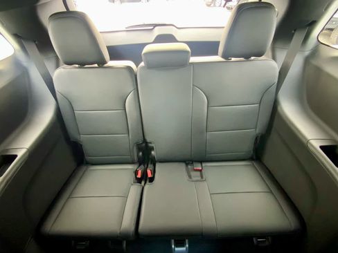 New 2026 Chevrolet Traverse High Country w/ LPO, Floor Liner Package image 32