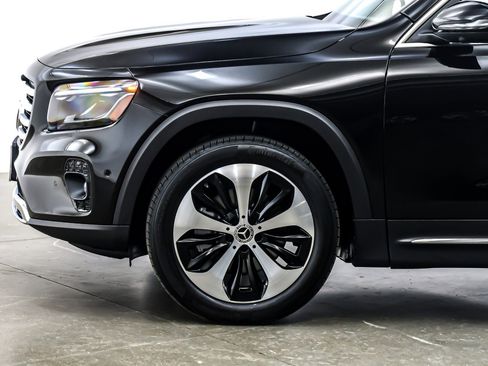 Certified 2025 Mercedes-Benz GLB 250 image 11