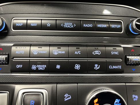 Used 2023 Hyundai Santa Fe SEL Premium AWD/4WD image 18