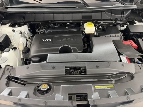 Certified 2023 Nissan Pathfinder SL w/ Lighting Package (N92) image 12