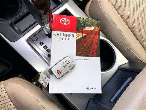 Used 2019 Toyota 4Runner Limited AWD/4WD image 12