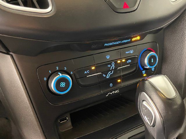 Used 2016 Ford Focus SE w/ Equipment Group 201A FWD image 10