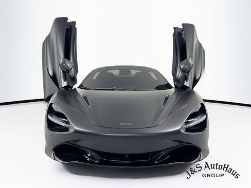 Used 2020 McLaren 720S Performance RWD image 2