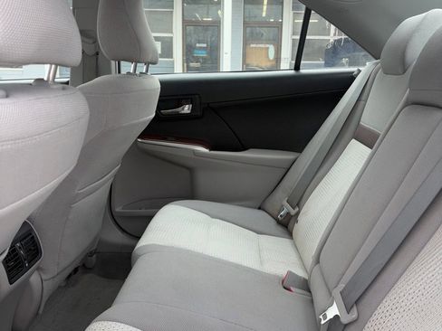 Used 2014 Toyota Camry XLE image 12