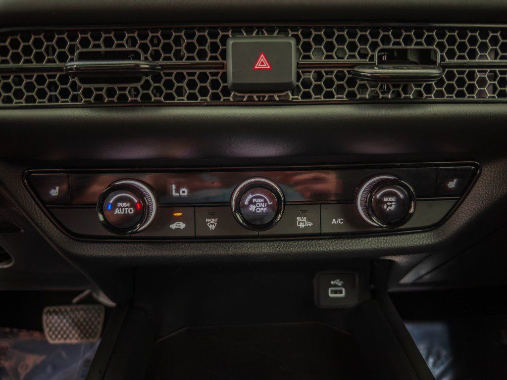 Used 2025 Honda HR-V Sport image 34