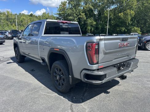 New 2026 GMC Sierra 2500 AT4 w/ Technology Package AWD/4WD image 8