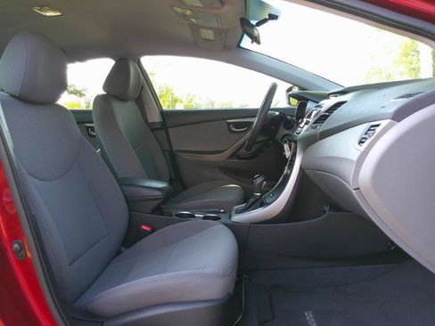 Used 2014 Hyundai Elantra SE FWD image 16