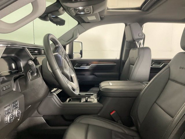 Used 2025 GMC Sierra 2500 Denali w/ Denali Reserve Package AWD/4WD image 28