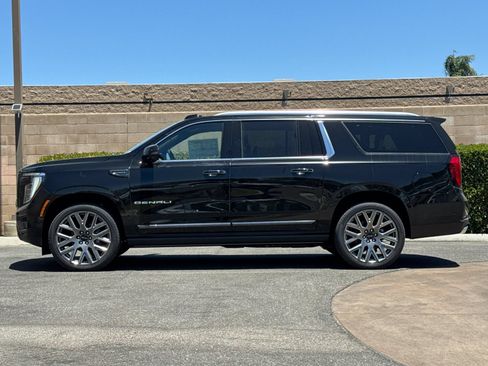New 2026 GMC Yukon XL Denali Ultimate AWD/4WD image 7