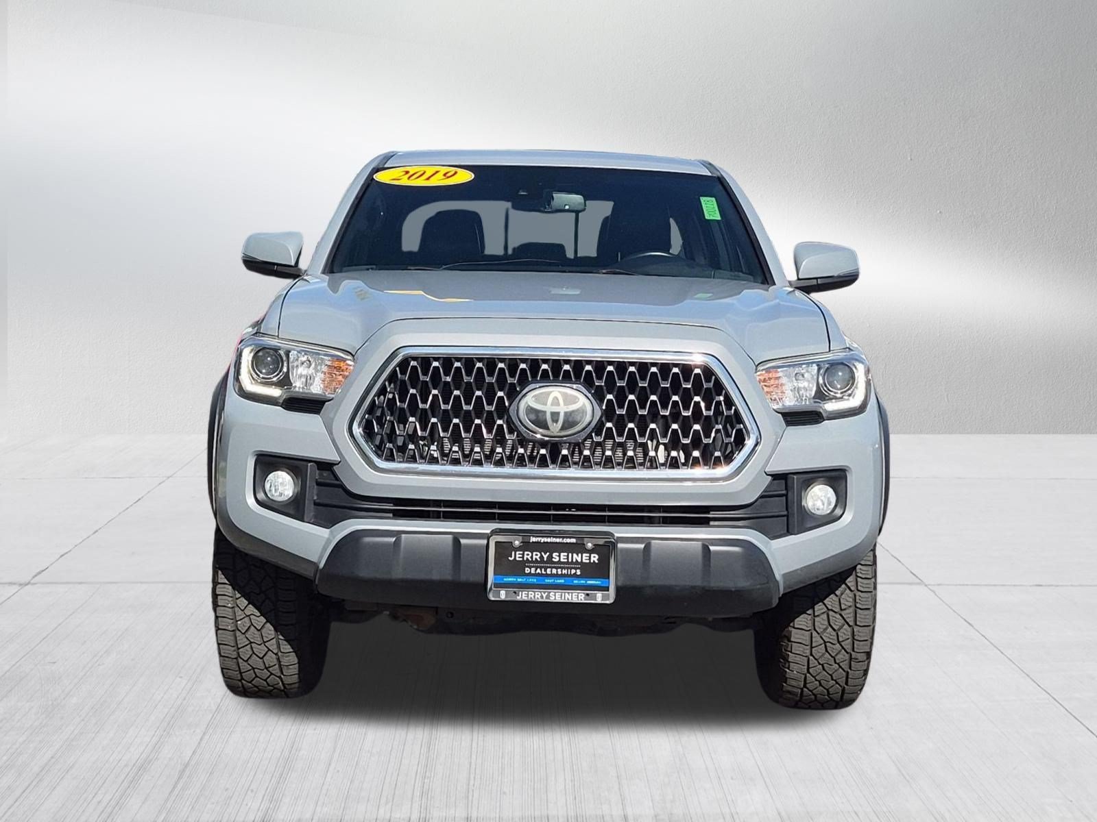 Used 2019 Toyota Tacoma TRD Off-Road w/ TRD Premium Off Road Package AWD/4WD image 8