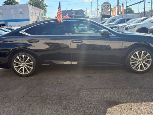Used 2021 Lexus ES 300h w/ Premium Package FWD image 11