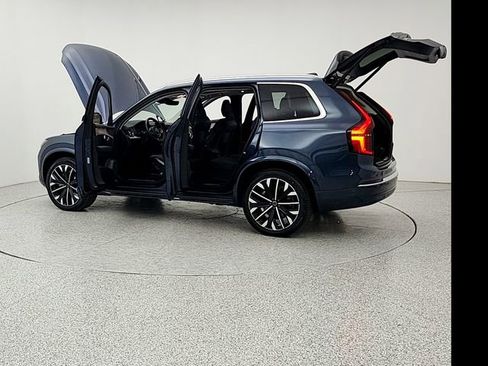 Used 2025 Volvo XC90 B6 Plus AWD/4WD image 12
