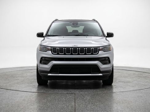Used 2025 Jeep Compass Limited AWD/4WD image 2