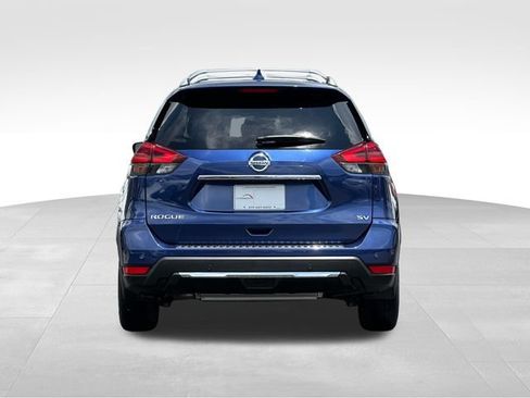 Used 2020 Nissan Rogue SV w/ Premium Package FWD image 4