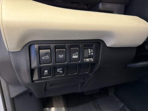 Used 2021 Subaru Ascent Limited w/ Technology Package image 15