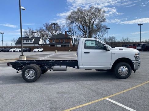 New 2026 RAM 3500 Tradesman w/ Chrome Appearance Group image 8