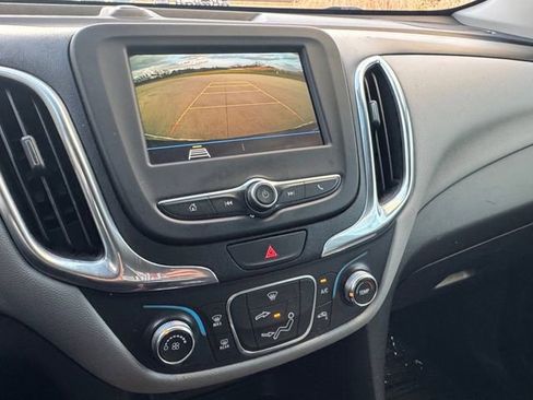 Used 2019 Chevrolet Equinox LS image 10