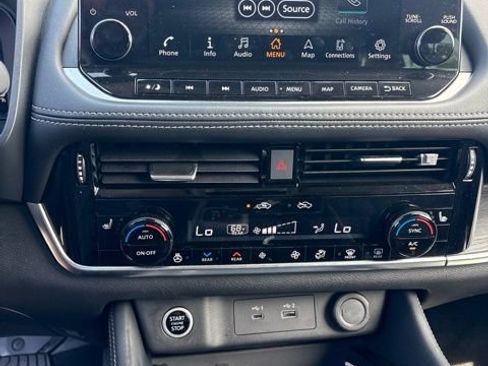 Used 2023 Nissan Rogue Platinum w/ Platinum Premium Package AWD/4WD image 11