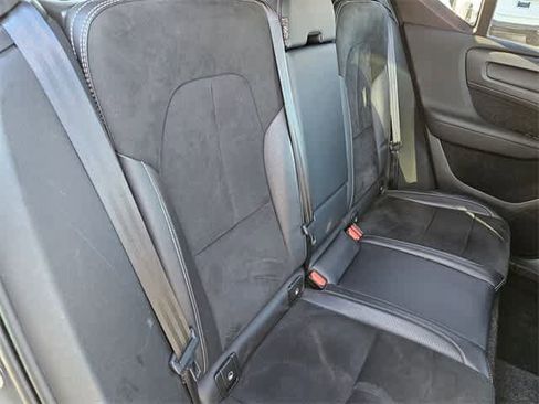Used 2020 Volvo XC40 T5 R-Design image 21