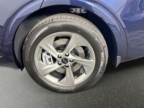 New 2026 Genesis GV70 2.5T Select AWD/4WD image 32
