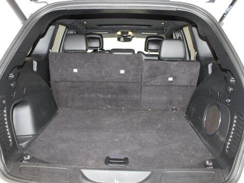 Used 2022 Jeep Grand Cherokee Laredo X AWD/4WD image 13