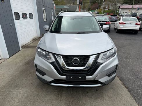 Used 2019 Nissan Rogue SV FWD image 2