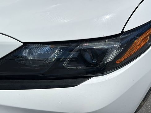 Used 2023 Toyota Camry SE FWD image 6