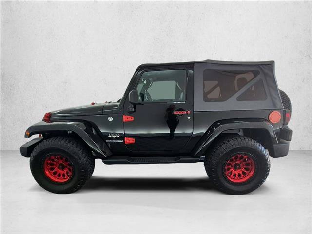Used 2018 Jeep Wrangler Sahara w/ Connectivity Group AWD/4WD image 9