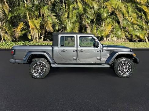 Used 2021 Jeep Gladiator Overland image 4