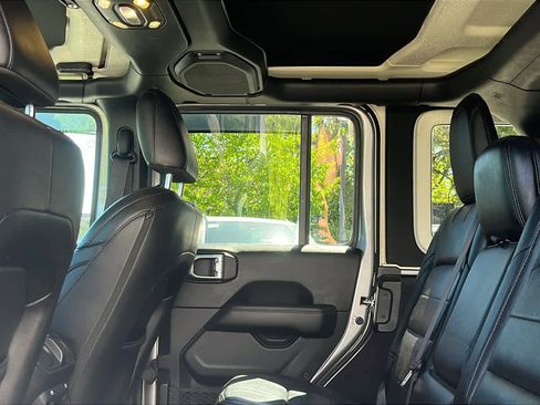 Used 2019 Jeep Wrangler Unlimited Sahara AWD/4WD image 24
