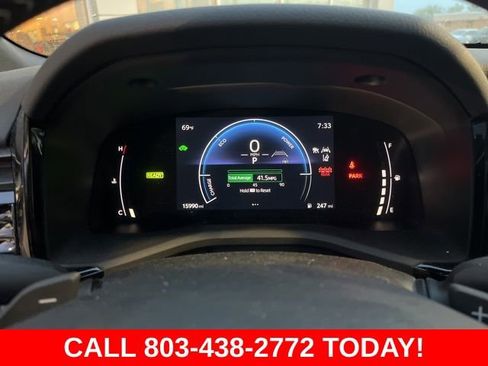 Used 2025 Toyota Camry SE image 20