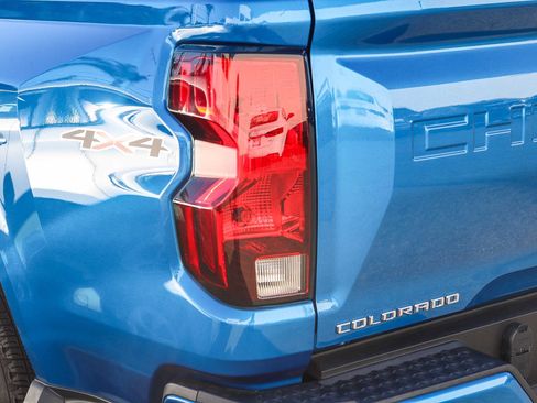 Used 2023 Chevrolet Colorado LT w/ LT Convenience Package II image 12