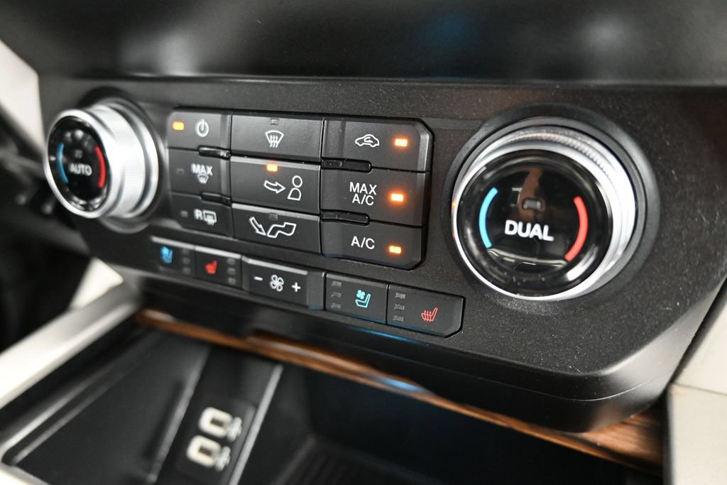 Used 2020 Ford F150 Lariat w/ Equipment Group 502A Luxury AWD/4WD image 20