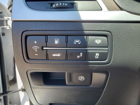 Used 2015 Hyundai Genesis 3.8 w/ Option Group 04 image 26