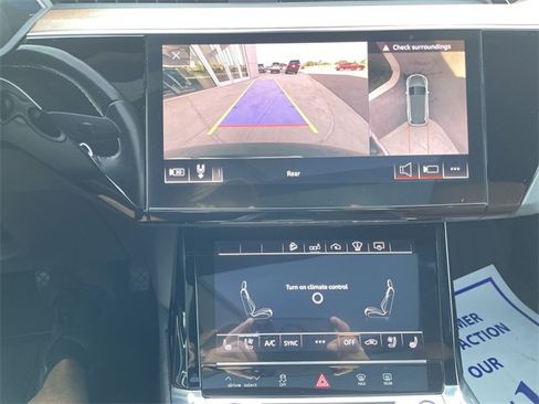 Used 2019 Audi e-tron Prestige image 25
