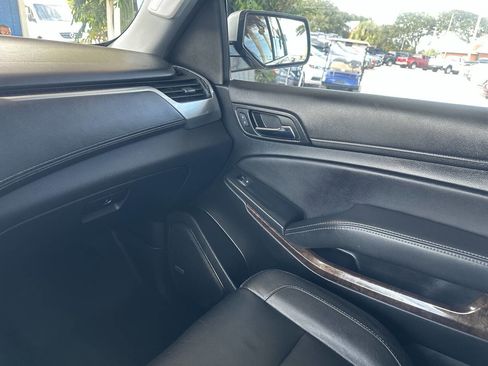 Used 2020 Chevrolet Suburban LT image 16
