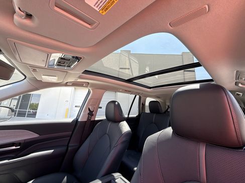 Used 2026 Toyota Grand Highlander Platinum image 16