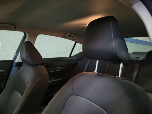 Used 2023 Nissan Altima 2.5 SV image 16