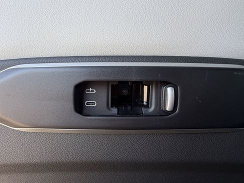 Used 2026 BMW X6 xDrive40i image 11