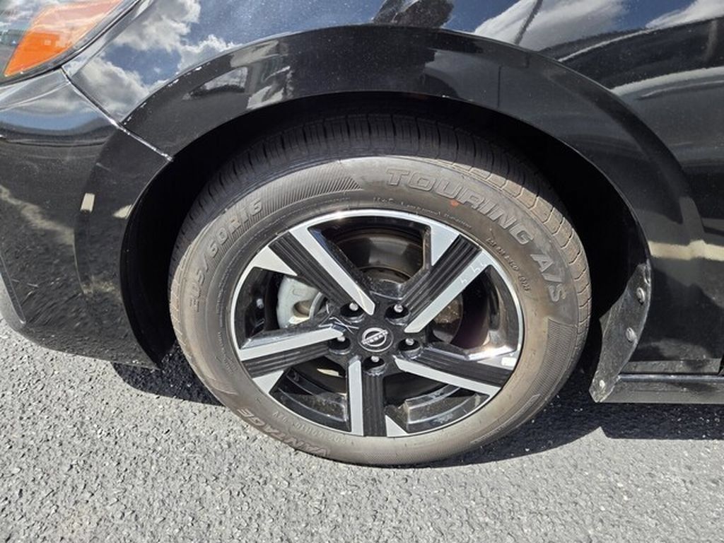 Used 2025 Nissan Sentra SV FWD image 2