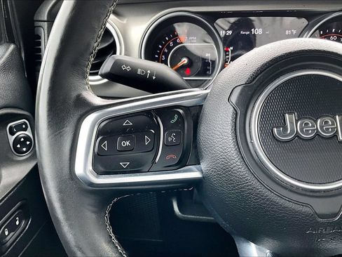 Used 2018 Jeep Wrangler Unlimited Sahara AWD/4WD image 21
